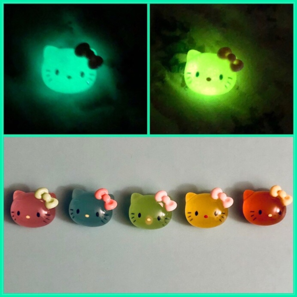 Hello Kitty glow in the dark cabochan